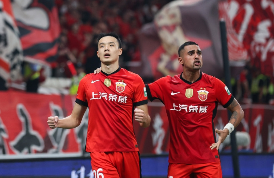 中超形势：蓉城2分领跑！申花跌第3+国安掉队，前4名下轮直接对话